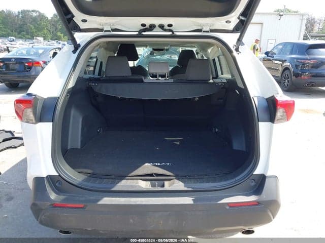 2025 TOYOTA RAV4 XLE 19