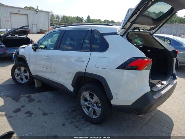 2025 TOYOTA RAV4 XLE 3