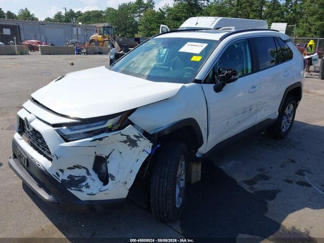 2025 TOYOTA RAV4 XLE 6