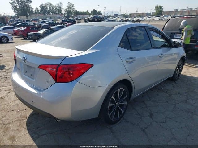 2017 TOYOTA COROLLA SE 4