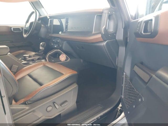 2024 FORD BRONCO OUTER BANKS 5