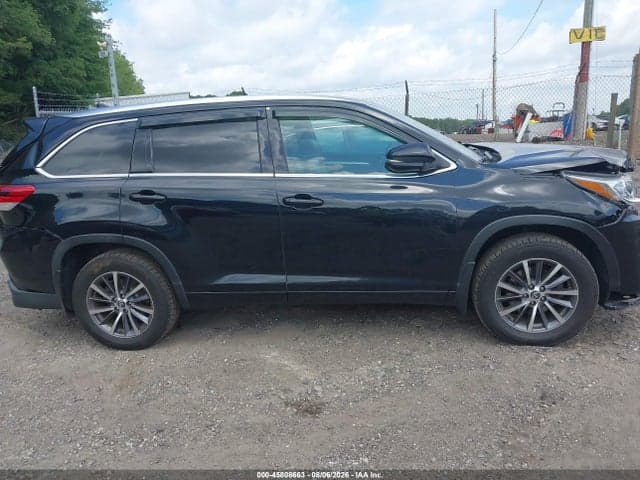 2017 TOYOTA HIGHLANDER XLE 13