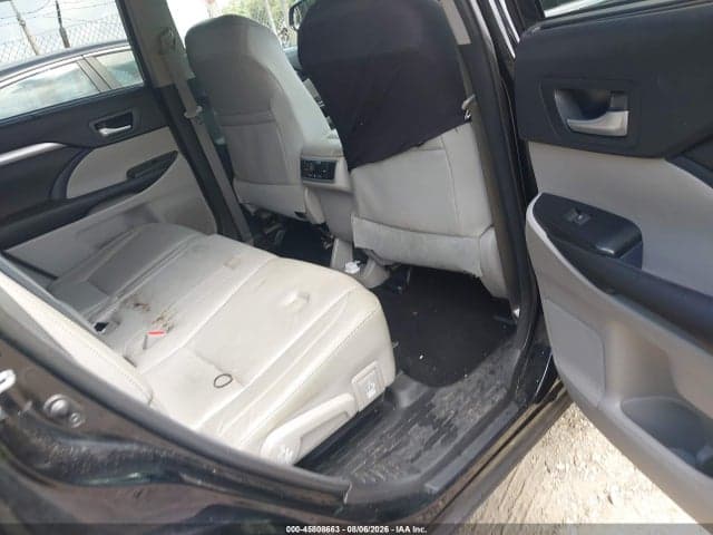 2017 TOYOTA HIGHLANDER XLE 8