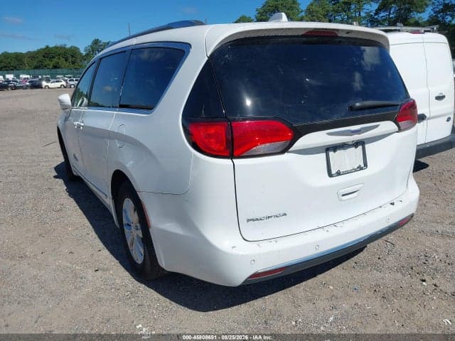 2019 CHRYSLER PACIFICA TOURING L 3