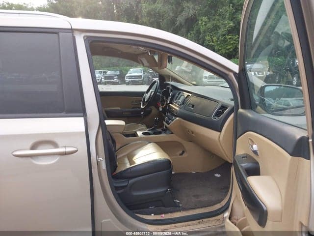 2017 KIA SEDONA LX 5
