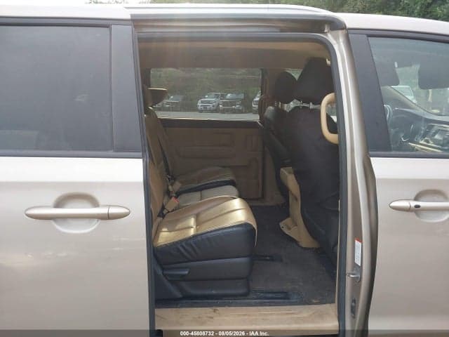 2017 KIA SEDONA LX 8
