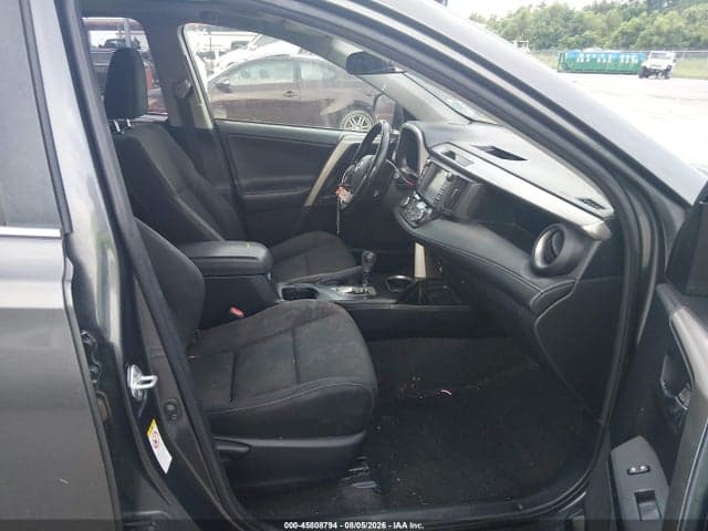 2018 TOYOTA RAV4 XLE 5