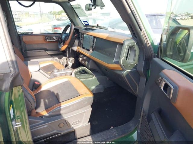 2024 FORD BRONCO OUTER BANKS 5