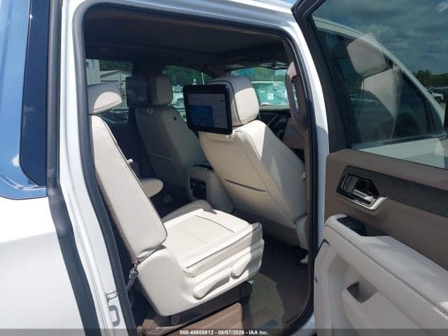 2025 GMC YUKON XL 4WD DENALI 8