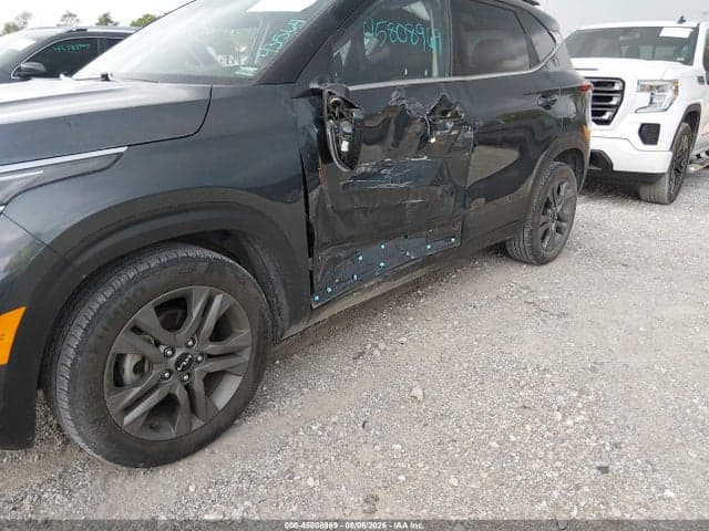 2023 KIA SELTOS S 6
