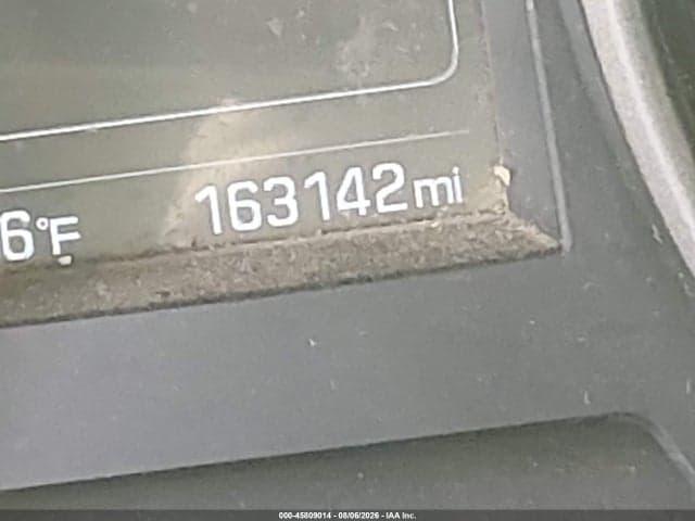 2017 HYUNDAI SANTA FE SE 16