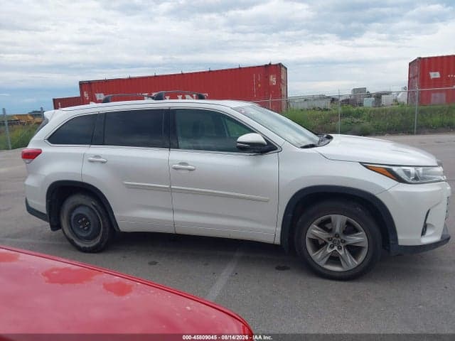 2017 TOYOTA HIGHLANDER LIMITED 13