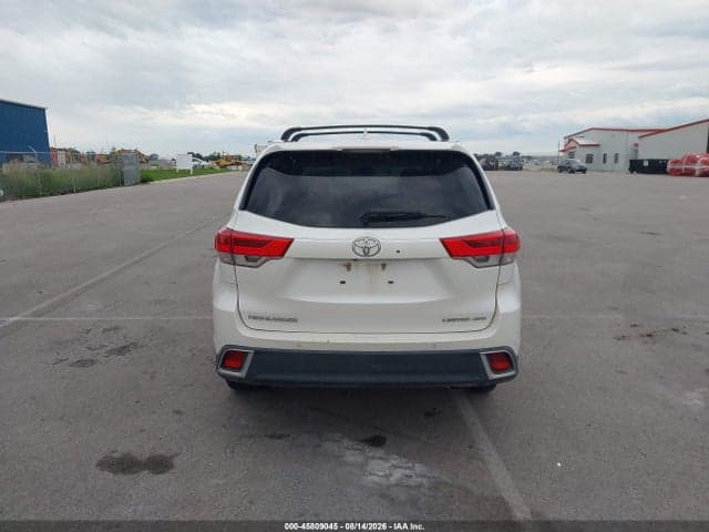 2017 TOYOTA HIGHLANDER LIMITED 16