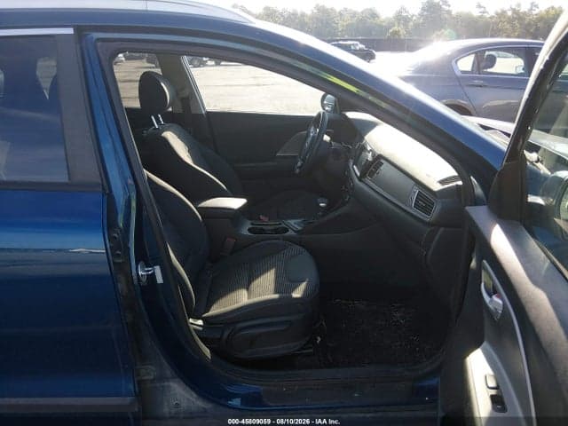 2017 KIA NIRO LX 5