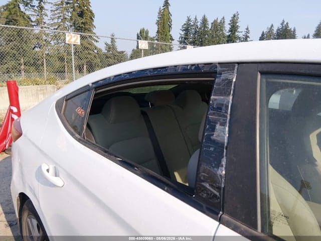 2017 HYUNDAI ELANTRA SE 19