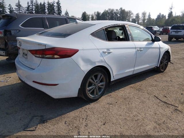 2017 HYUNDAI ELANTRA SE 4