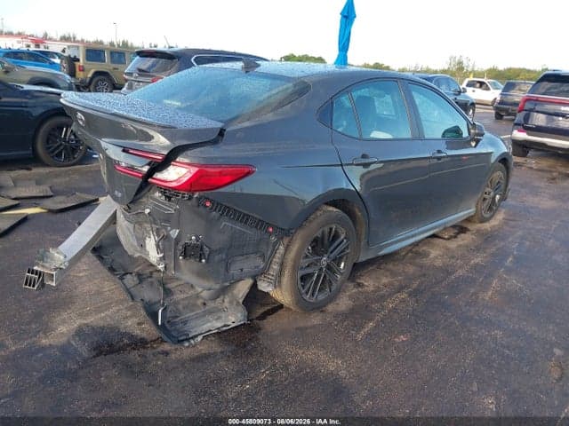 2025 TOYOTA CAMRY SE 4