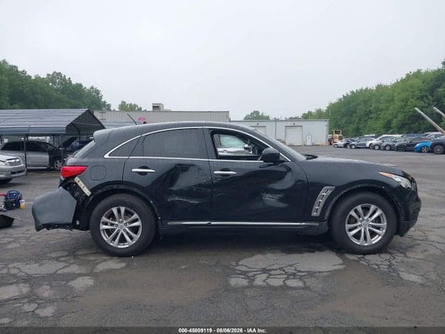 2017 INFINITI QX70 14