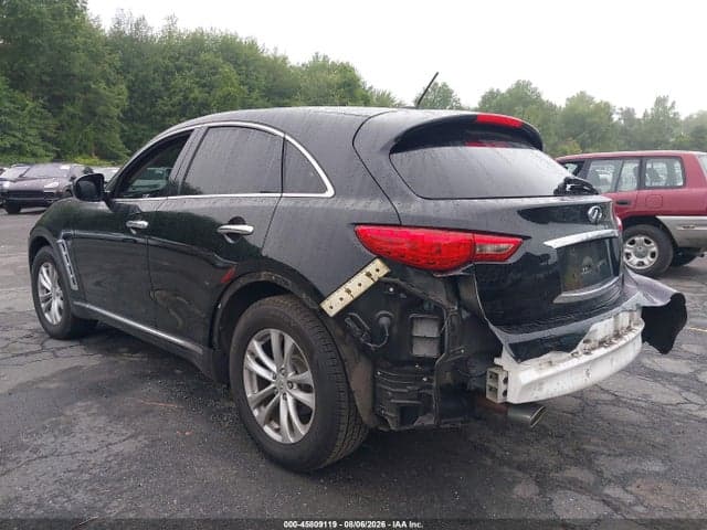 2017 INFINITI QX70 3