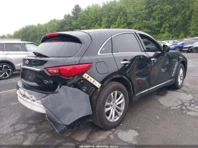 2017 INFINITI QX70 4