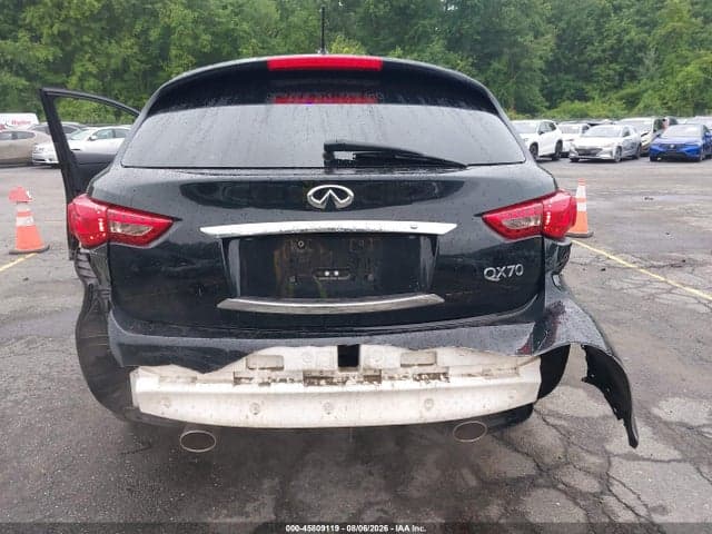 2017 INFINITI QX70 6