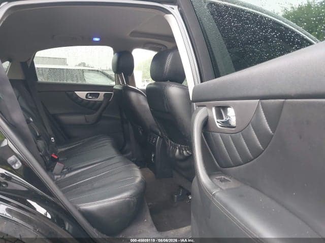 2017 INFINITI QX70 8