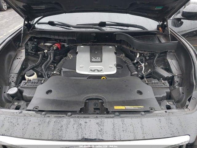 2017 INFINITI QX70 10