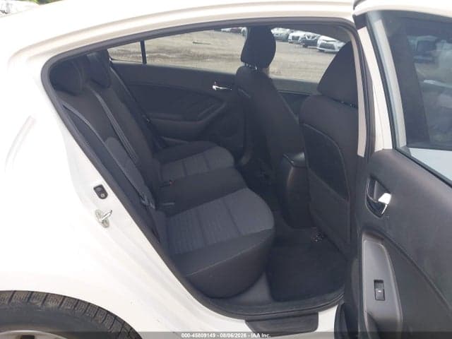 2017 KIA FORTE S 8