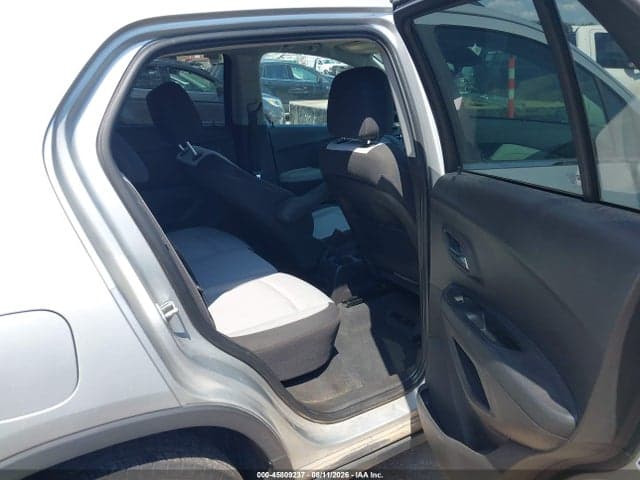 2017 CHEVROLET TRAX LT 8