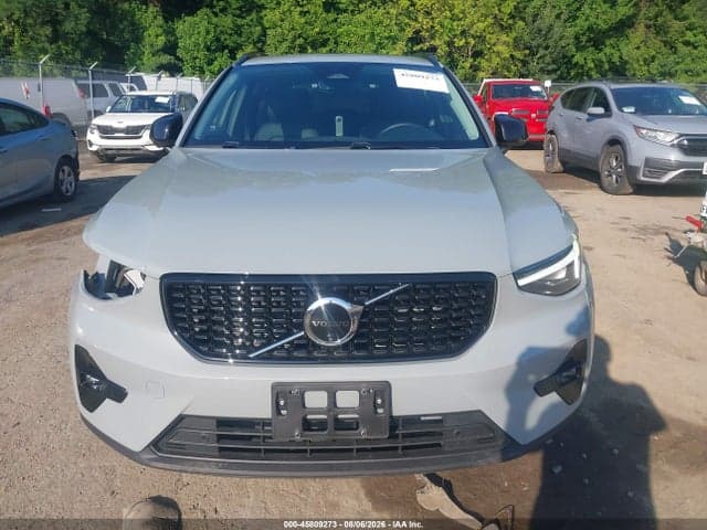 2025 VOLVO XC40 B5 PLUS DARK THEME 13