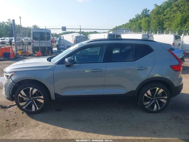 2025 VOLVO XC40 B5 PLUS DARK THEME 15