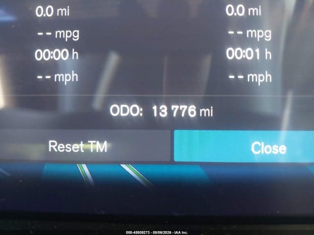 2025 VOLVO XC40 B5 PLUS DARK THEME 16