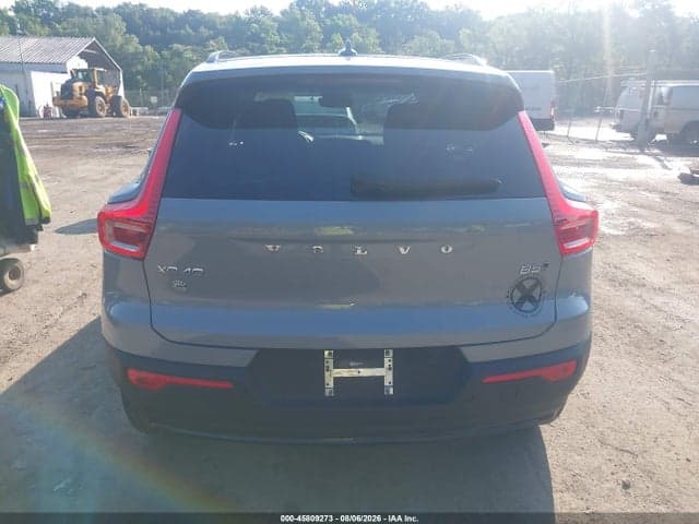 2025 VOLVO XC40 B5 PLUS DARK THEME 17