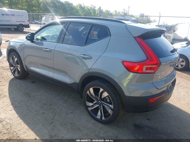 2025 VOLVO XC40 B5 PLUS DARK THEME 3