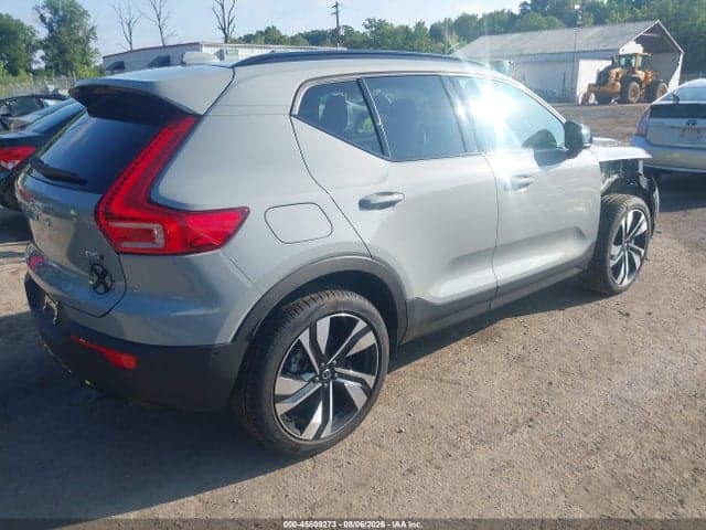 2025 VOLVO XC40 B5 PLUS DARK THEME 4