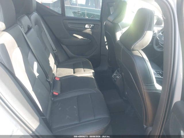2025 VOLVO XC40 B5 PLUS DARK THEME 8