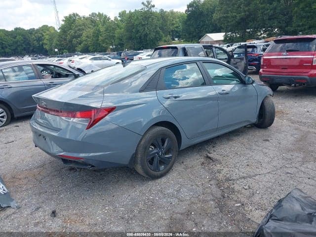 2022 HYUNDAI ELANTRA SEL 4