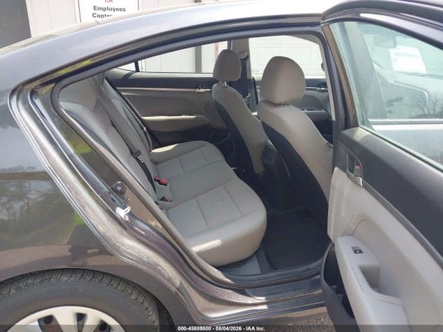 2020 HYUNDAI ELANTRA SE 8
