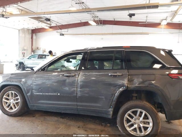 2025 JEEP GRAND CHEROKEE LAREDO X 4X4 14