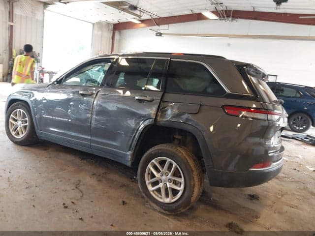 2025 JEEP GRAND CHEROKEE LAREDO X 4X4 3