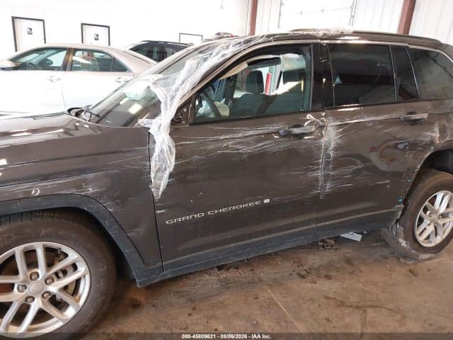 2025 JEEP GRAND CHEROKEE LAREDO X 4X4 6