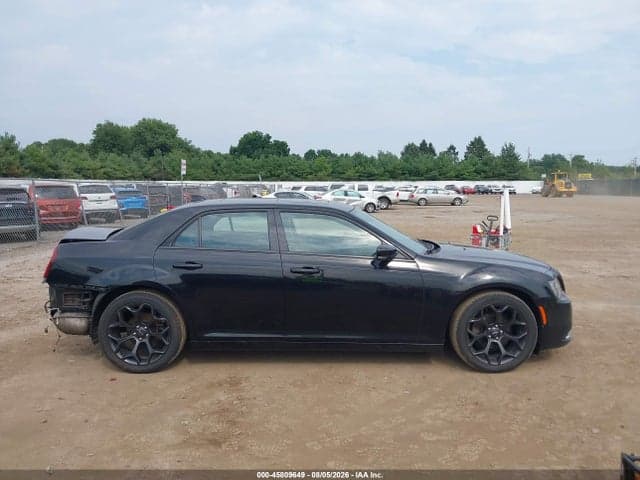 2019 CHRYSLER 300 13