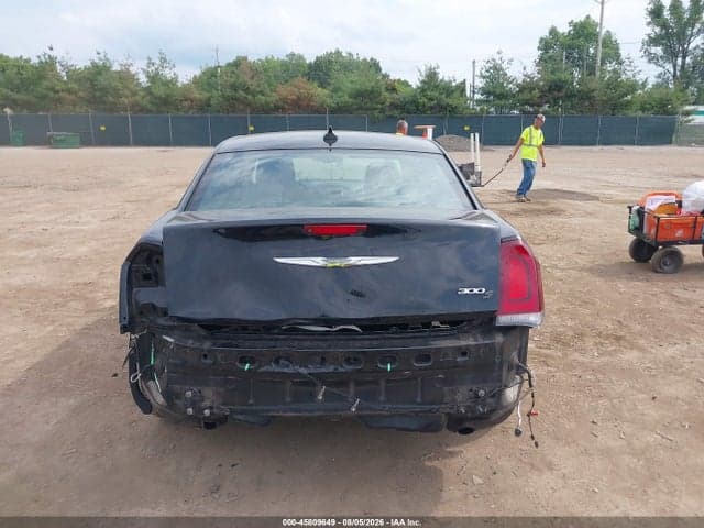 2019 CHRYSLER 300 16