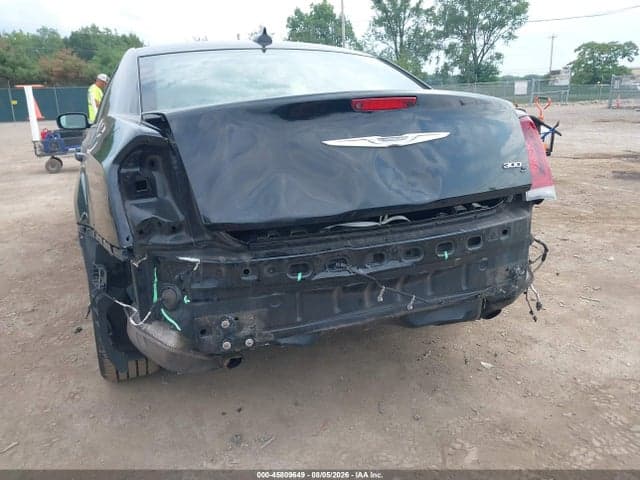 2019 CHRYSLER 300 6