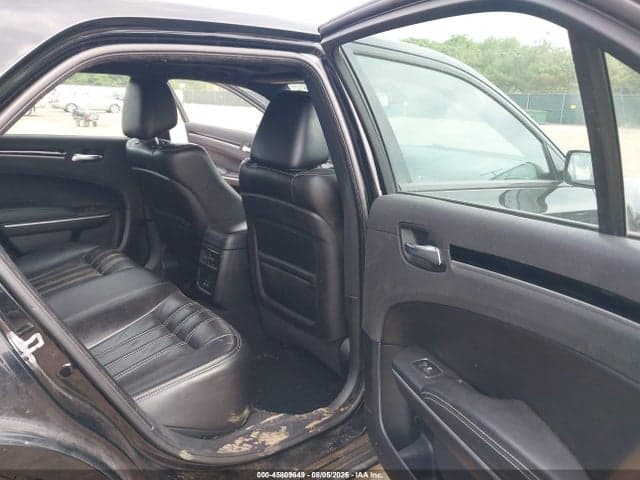 2019 CHRYSLER 300 8