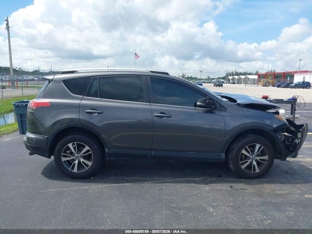 2018 TOYOTA RAV4 XLE 13