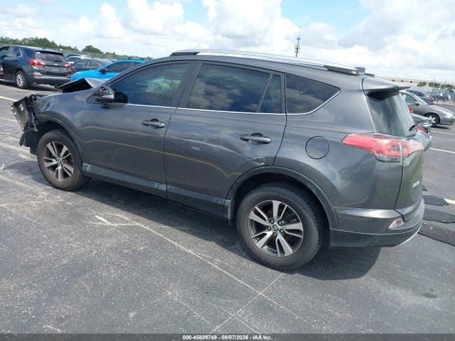 2018 TOYOTA RAV4 XLE 3