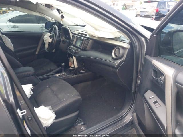 2018 TOYOTA RAV4 XLE 5