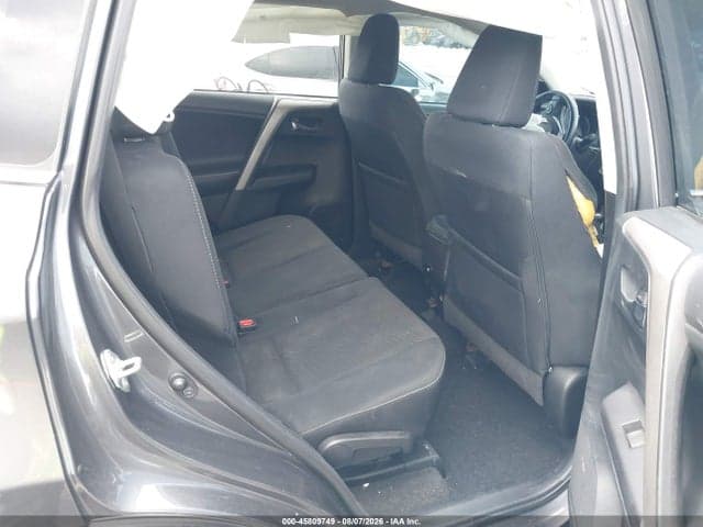 2018 TOYOTA RAV4 XLE 8