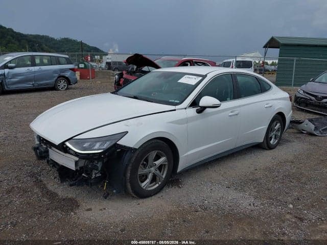 2022 HYUNDAI SONATA SE 2